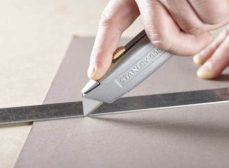 STANLEY 6" CLASSIC 99E RETRACTABLE UTILITY KNIFE, 10-099 - Image 4
